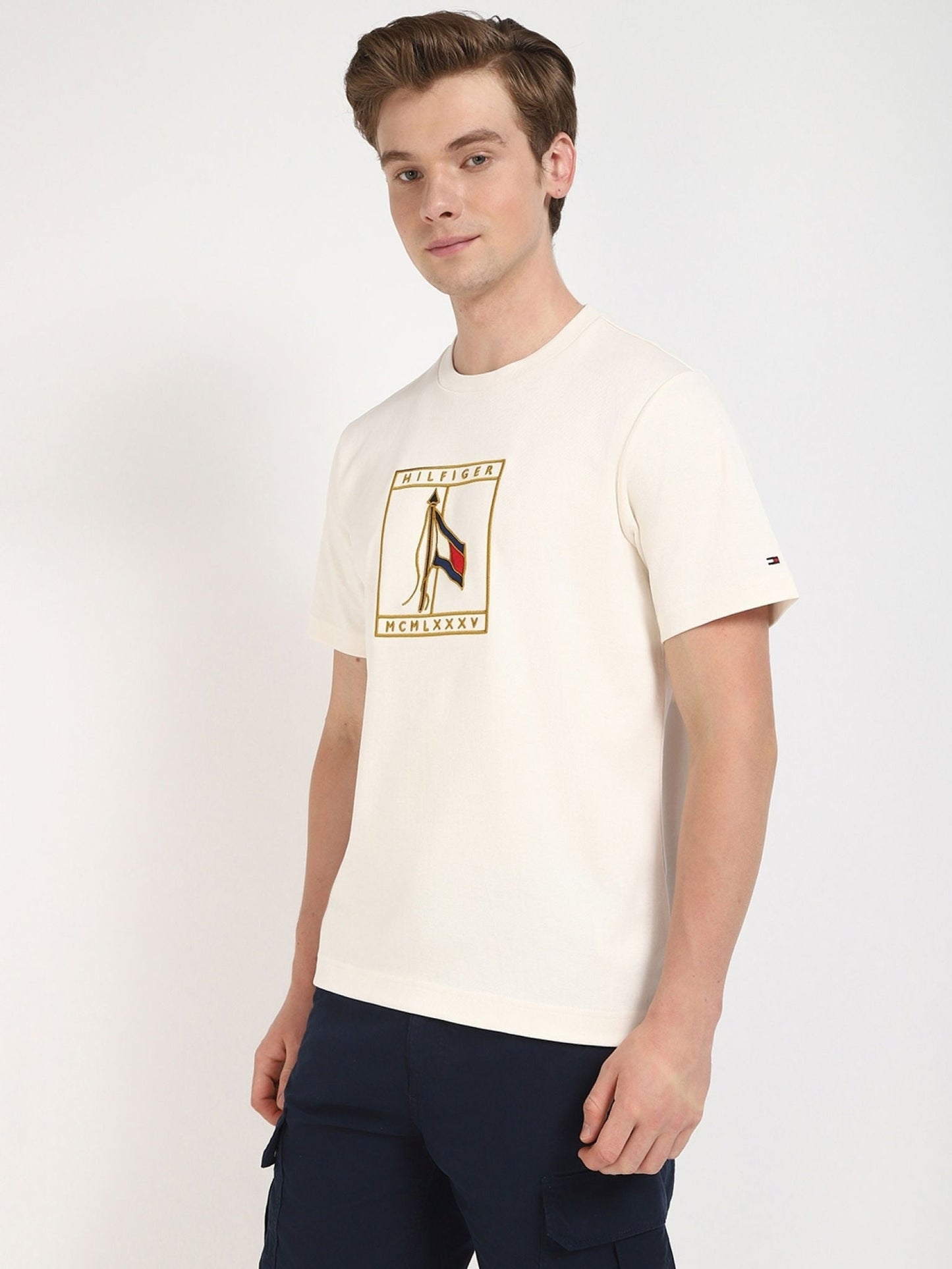 Tommy Hilfiger
Off White Logo Regular-Fit Cotton T-Shirt
