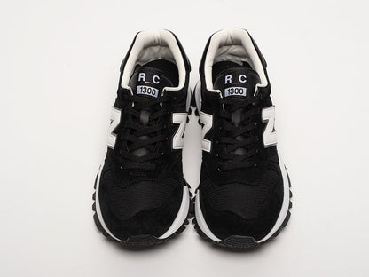Men 1300 Black Sneakers