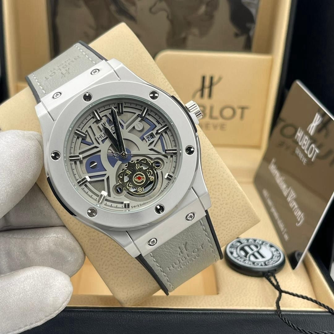 HUBLOT
Classic Fusion Chronograph Grey  Leather belt