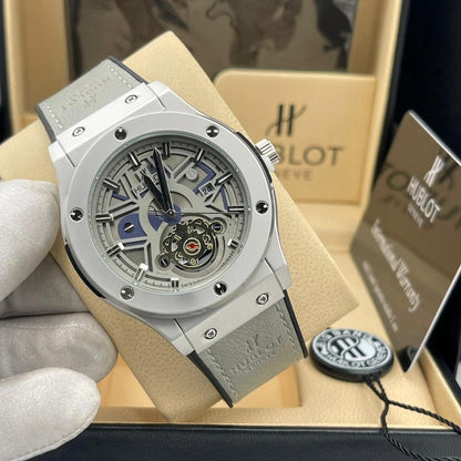 HUBLOT
Classic Fusion Chronograph Grey  Leather belt